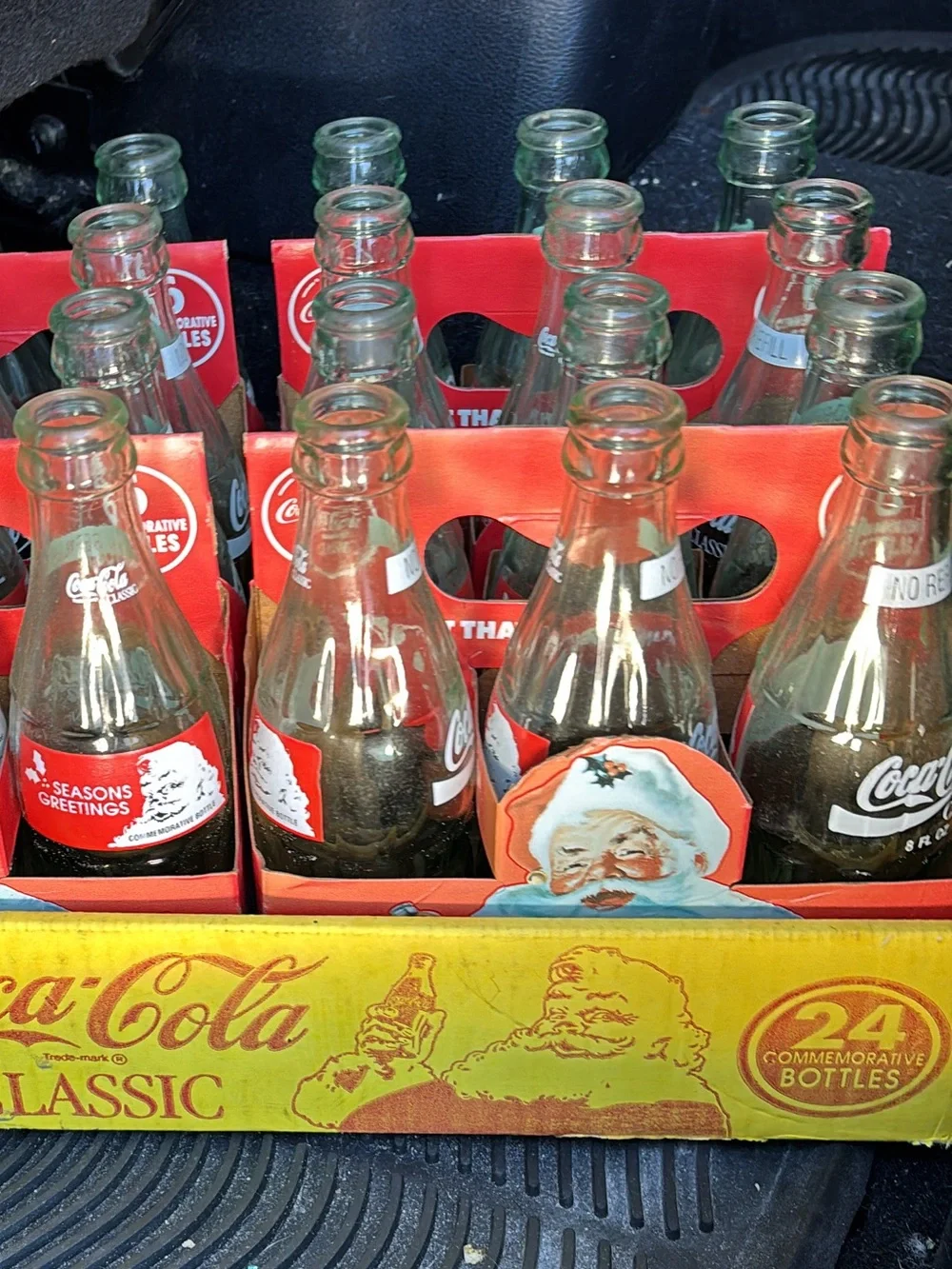Coca Cola Classic Holiday Glass Bottle 24-Pack in original vintage carrier